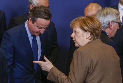 David Cameron, Angela Merkel y Jean-Claude Juncker, la semana pasada en Bruselas.