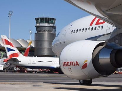 Aviones de Iberia y British Airways, ambas de IAG.