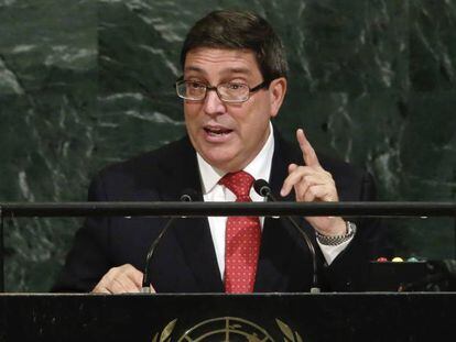 El canciller cubano Bruno Rodr&iacute;guez dirigi&eacute;ndose a la ONU