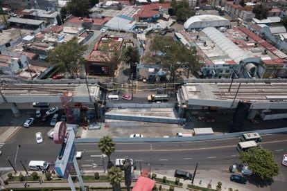 Vista aérea del tramo colapsado de la Línea 12 del metro de Ciudad de México, el lunes 2 de mayo.