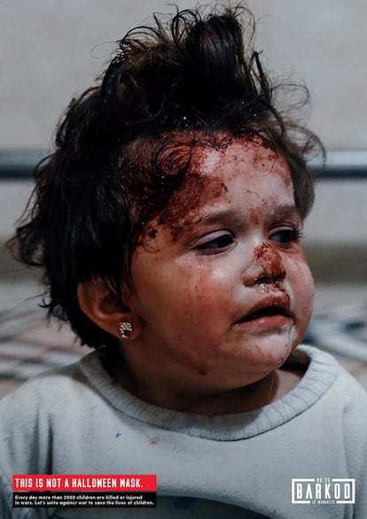 Barkod İç Mimarlık decoration shop. "This is not a Halloween mask. Every day more than 2,000 children are killed or injured in wars. Let's unite against war to save children's lives". Barkod Agency, Turkey.