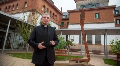 Fernando Prado posa este lunes tras su nombramiento como obispo de San Sebastián.