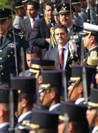 Peña Nieto, en un desfile militar.