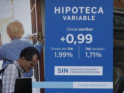 Cartel de ofertas de hipotecas, en Madrid.