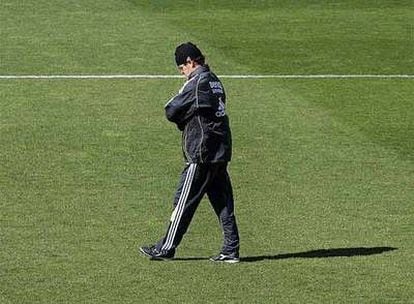 Fabio Capello, pensativo durante un entrenamiento en la Ciudad Deportiva.
