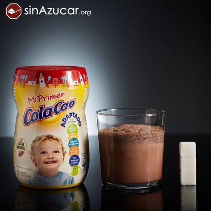 30 gramos de Mi Primer Cola Cao contienen 10.8 gramos de azúcar, casi 3 terrones. Lo patrocina la Sociedad Española de Pediatría Extrahospitalaria y Atención Primaria (SEPEAP).
