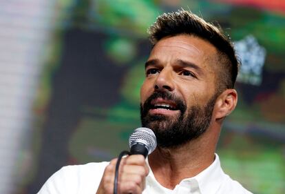 Ricky Martin habla en una conferencia de prensa durante el 61º Festival Internacional de la Canción en Viña del Mar, Chile, el pasado febrero de 2020.