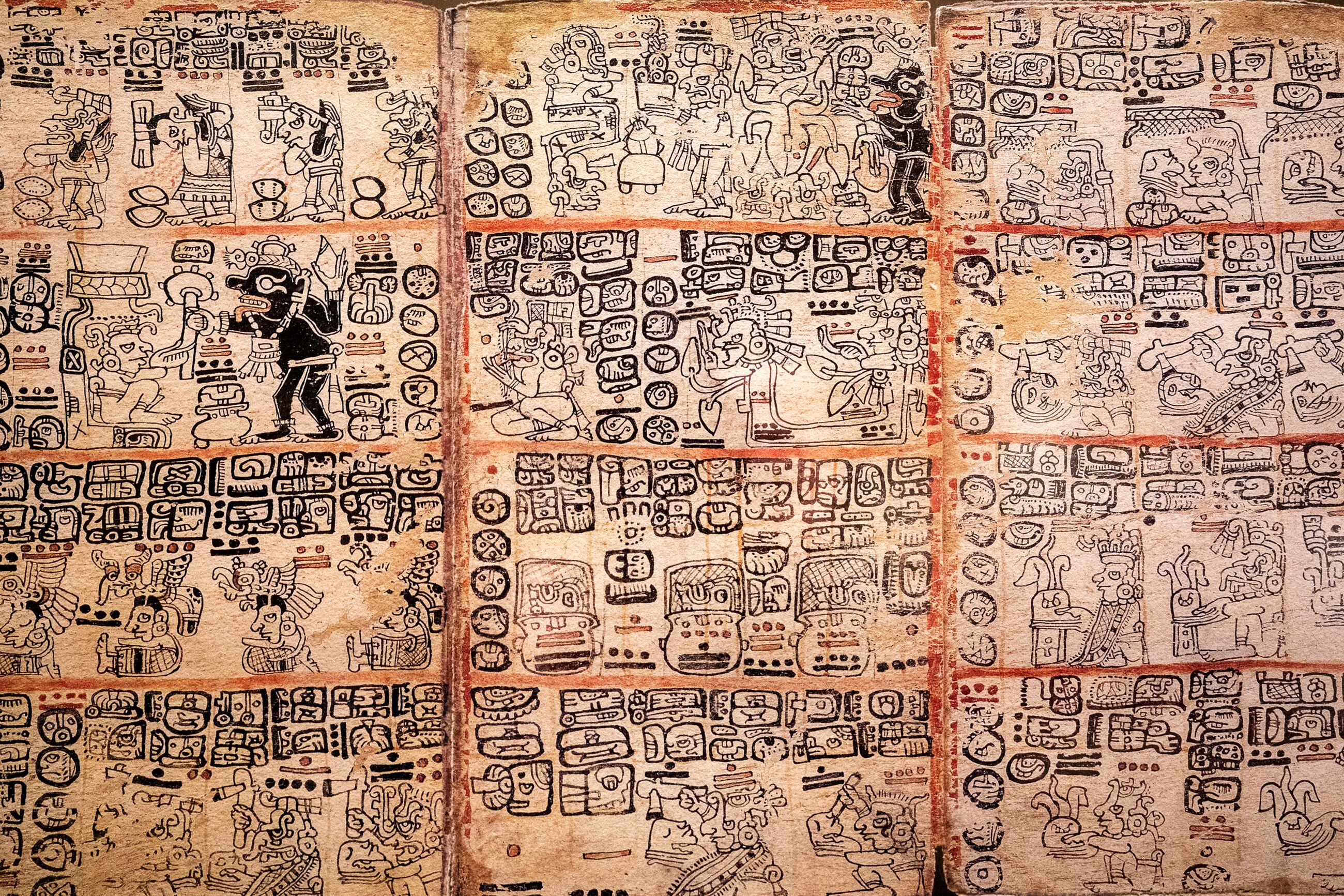 Detalle de un pergamino expuesto en el Museo de América en Madrid.