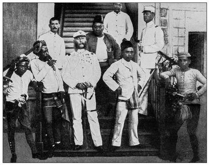 Fotografía antigua en blanco y negro de personas de islas en el Caribe y en el Océano Pacífico; Cuba, Hawái, Filipinas y otros: Sultán de Joló.