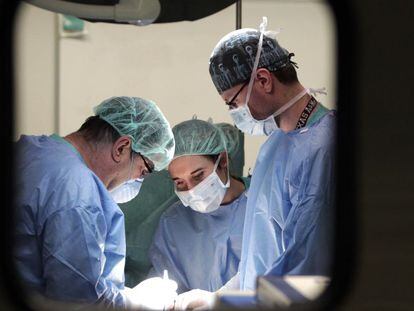 Operación de trasplante de hígado en el hospital de Puerta de Hierro de Majadahonda.