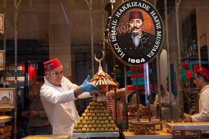 Showcase of Hafiz Mustafa, a pastry shop established since 1864 in the first section of İstiklal (Istanbul).