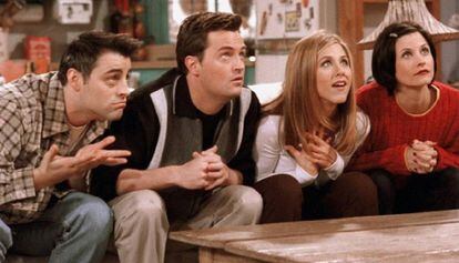Joey, Chandler, Rachel y Mónica, en un capítulo de la serie.