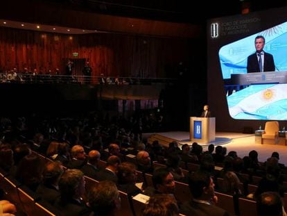 Macri se dirige a los asistentes al acto inaugural del foro Argentina Negocios e Inversi&oacute;n