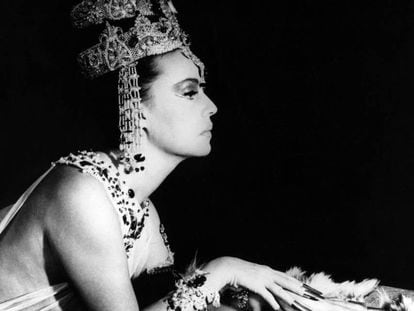 Jeanne Moreau posa en la pel&iacute;cula &#039;Mata Hari, agent H. 21&#039;.
