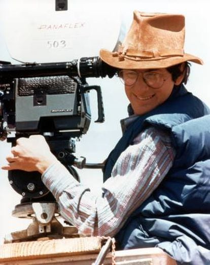 El director de cine Steven Spielberg durante el rodaje de 'Encuentros en la tercera fase' (1977).