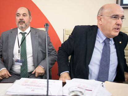 Josep Maria Padrosa (esquerra) amb el conseller de Salut, Boi Ruiz.