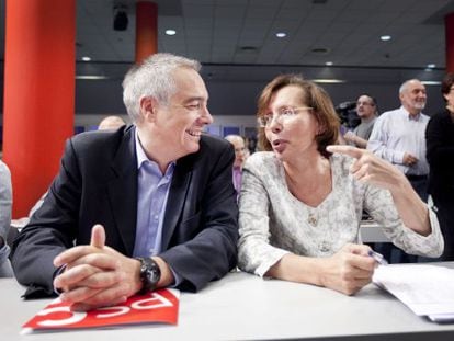 Pere Navarro al ser elegido candidato por la asamblea del partido en 2012 con Montserrat Tura.