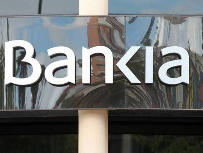 Exterior de una oficina de Bankia, en Madrid.