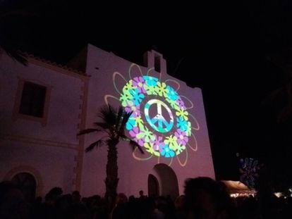 Proyección jipi en las fiestas de Sant Francesc (Formentera).