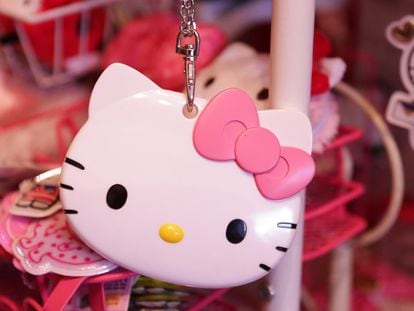 El creador de Hello Kitty se retira a los 92 años y será sucedido por su nieto al frente de la empresa familiar.