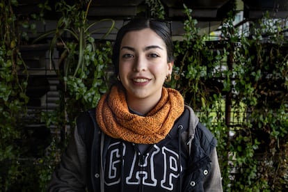 Catalina León Del Prado, estudiante de 22 años, en Santiago, Chile, el 02 de Noviembre de 2023.