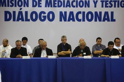 La Iglesia anuncia la suspensión del diálogo entre el Gobierno y la oposición.