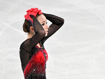 Kamila Valieva durante el programa por equipos en los Juegos de Pekín 2022.