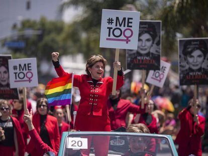 La abogada feminista Gloria Allred, en el desfile gay de Los Ángeles el pasado mes de junio.