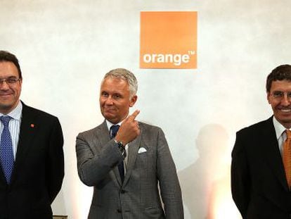 De izquierda a derecha, los directivos de Orange Federico Colom, Gervais Pellisier y Jean Marc Vignolles, este martes, en Madrid