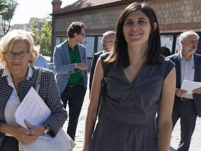 Chiara Appendino (d), alcaldesa de Turín, en un acto en Madrid en septiembre de 2017.