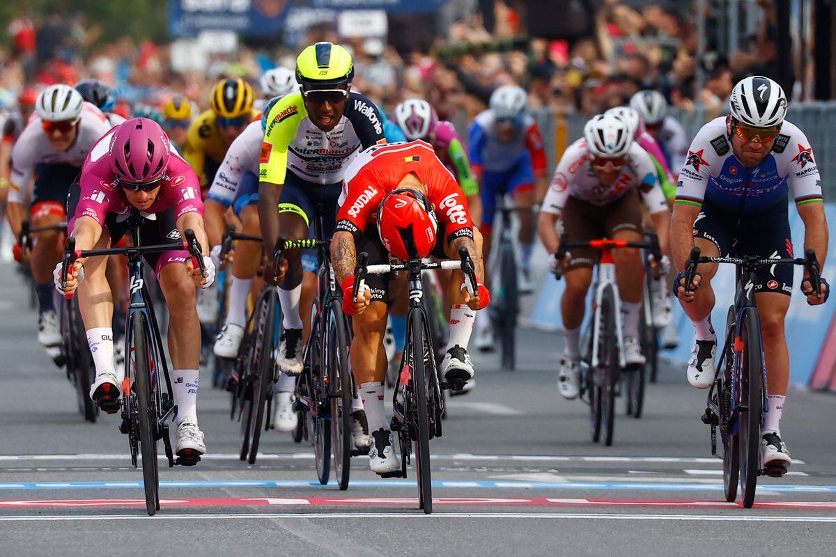 Il francese Démare ha battuto in volata Ewan e Cavendish, bissando la vittoria nella sesta tappa del Giro d’Italia |  Sport