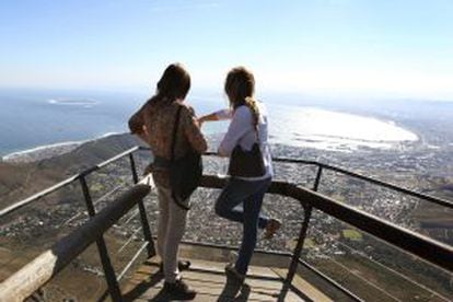 Panorámica de Ciudad del Cabo desde la cumbre de Table Mountain, en Sudáfrica.