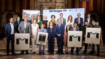 Fotografía de familia con los premiados, este martes en Barcelona.
