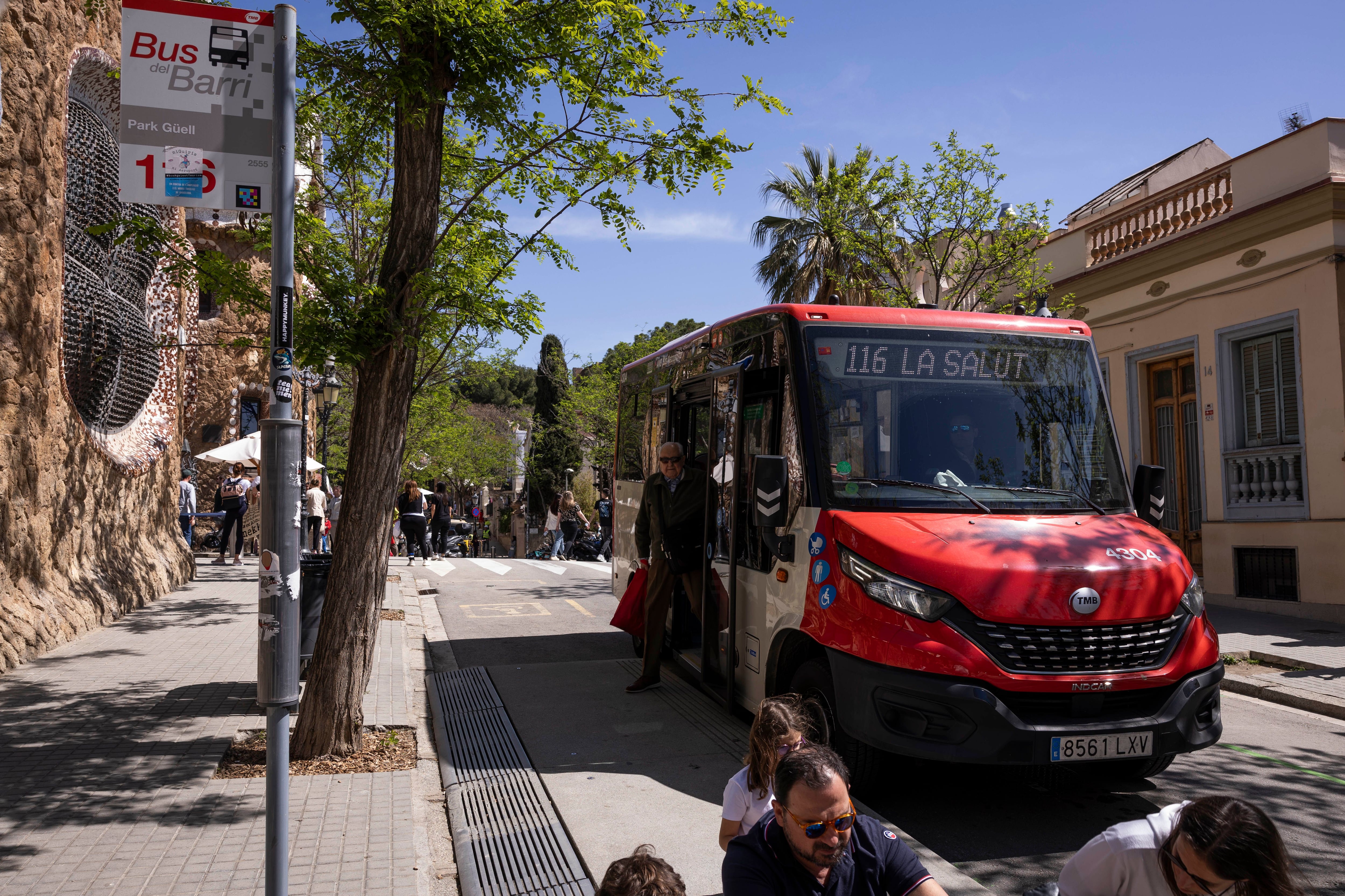 Borrar de Google Maps el bus 116 para evitar la masificación turística en Barcelona