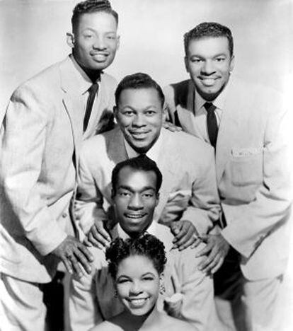 Herb reed (segundo desde abajo), con The Platters, hacia 1965.