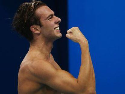 El italiano gana el oro en una carrera que dominó de principio a fin y en la que llegó a nadar por debajo del récord del mundo