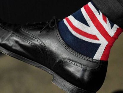 Detalle de los calcetines del europarlamentario brit&aacute;nico Nigel Farage en el Parlamento Europeo en Estrasburgo (Francia) hoy.