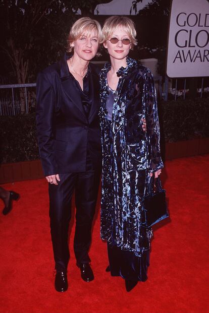 Anne Heche se arrepiente de haber llevado este vestido a los Globos de Oro de 1998 para complacer a su entonces pareja, Ellen DeGeneres.