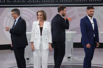 Desde la izquierda, los portavoces del PSOE, Patxi López; PP, Cuca Gamarra; Vox, Iván Espinosa de los Monteros, y ERC, Gabriel Rufián, antes del debate electoral en RTVE el pasado 13 de julio.