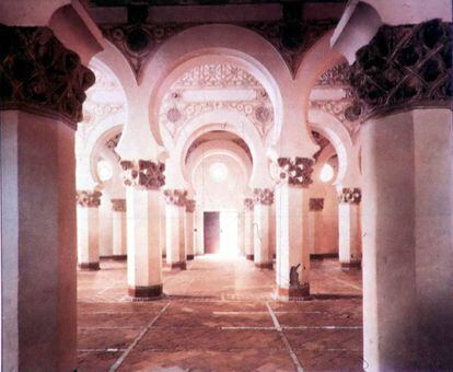 Interior de Santa María la Blanca antes de su restauración de los años 80 / Imagen cedida por Francisco Jurado