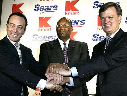 Edward Lampert, Alan Lacy y Aylwin Lewis, en la presentación del acuerdo entre Kmart y Sears.
