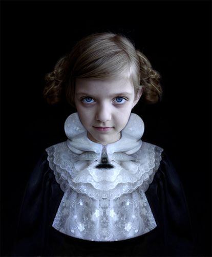 Trabajo de la fotógrafa colombiana perteneciente a la serie <i>Infantes</i>, 2010 (Cortesía de Galería Horrach Moyá).