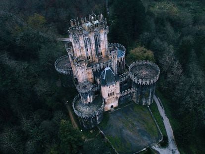 Vista aérea del castillo de Butrón, en Bizkaia.