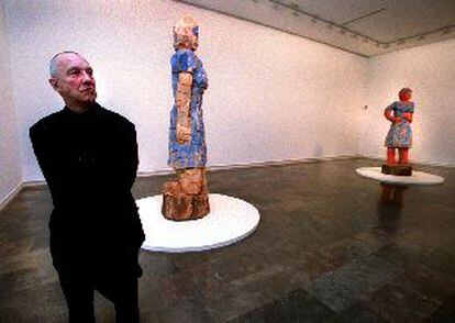 Georg Baselitz, ayer, junto a sus obras <I>La madre de la Guirnalda</i> y <i>La hermana de Mondrián.</i>