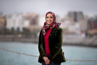 Fatima Hamed Hossain, portavoz del Grupo Movimiento por la Dignidad y la Ciudadanía en Ceuta.