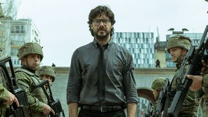 Álvaro Morte, en un momento de la temporada final de 'La casa de papel'.