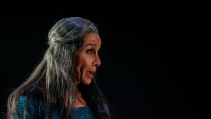 Ana Belén durante la representación de 'Romeo y Julieta despiertan' en el Teatro Español de Madrid en abril.