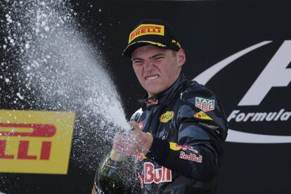 Max Verstappen celebra el seu triomf a Montmeló.