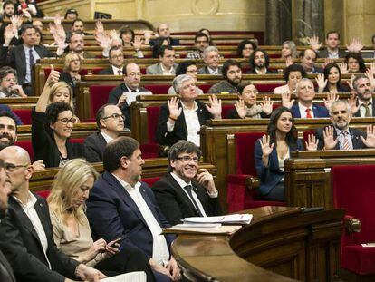 Queja de la "minoría" en el Parlamento .