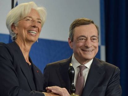 Christine Lagarde y mario Draghi durante la despedida de este como presidente del BCE.